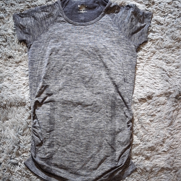 Athleta Tops - Athleta Heathered Gray Short Sleeve Tee